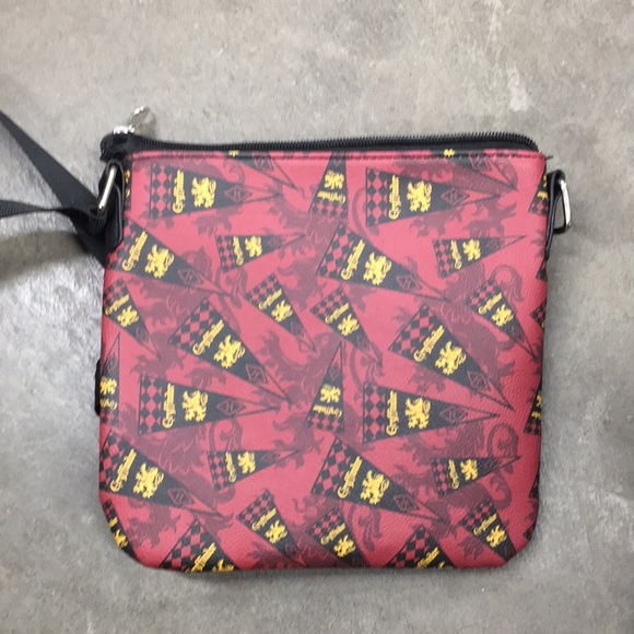Gryffindor crossbody Loungefly burgundy black - Picture 6 of 9
